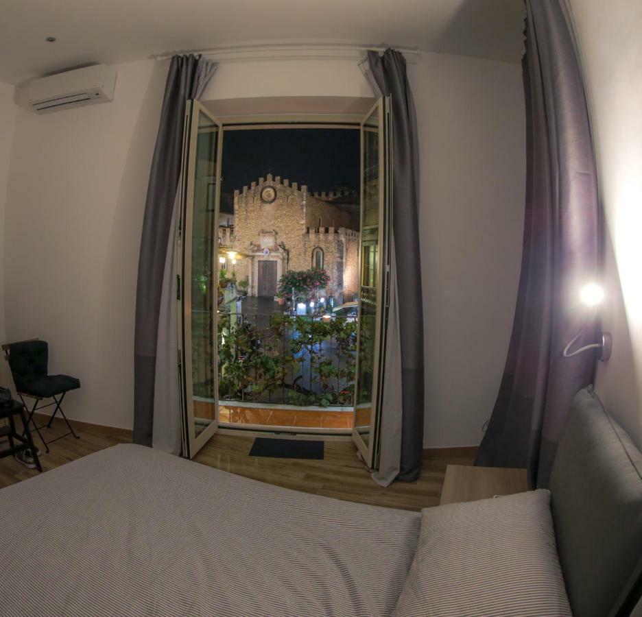 شقة Taomau - Duomo Square تاورمينا المظهر الخارجي الصورة